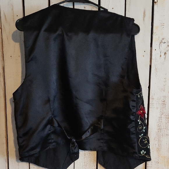 Tantrums Black Embroidered Vest - Picture 2 of 3
